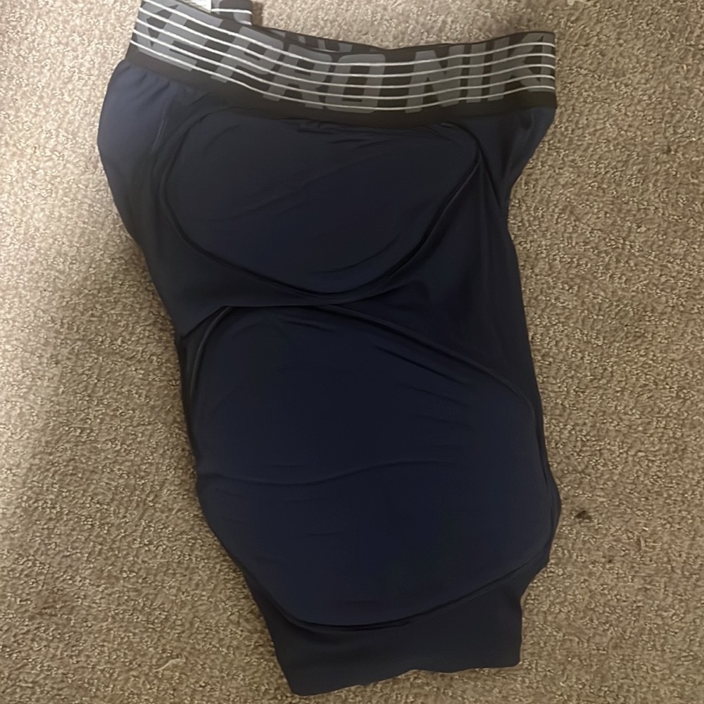 XL COMPRESSIONS - Picture 3 of 3